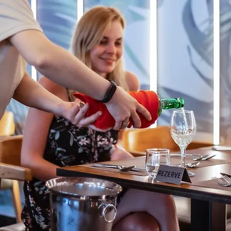 Hane Sun Elite Hotel Side